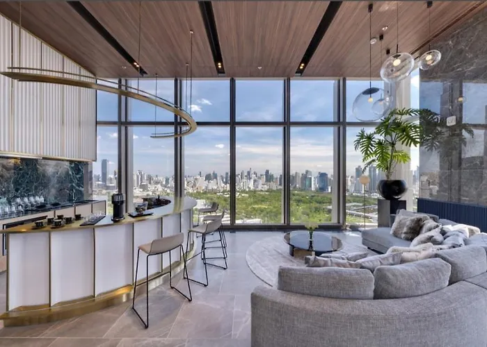 Luxury Stay, Walk To One *